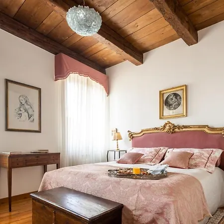Palazzo Benassi Penthouse Nel Cuore Di Appartement